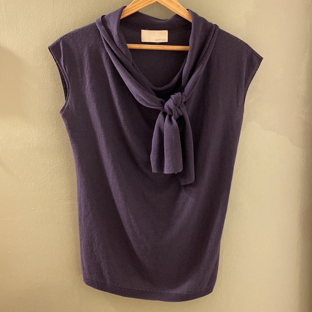 Sleeveless knit blouse, Untitled